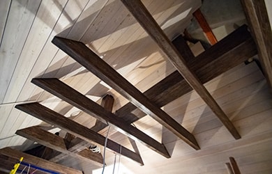 Балки под углом крыши