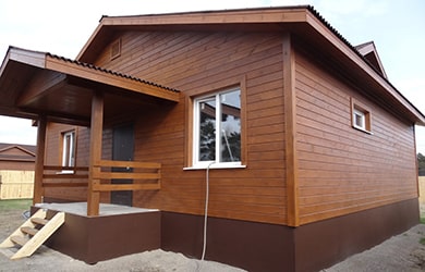 Отделка фасада имитацией бруса