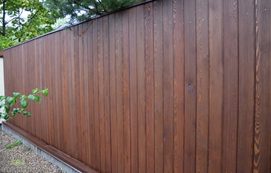 Ровный сплошной забор