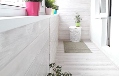 Отделка балкона