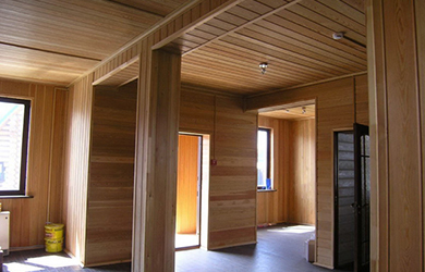 Отделка стен потолка и колон вагонкой-штиль